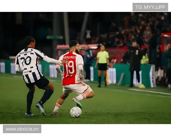 国际米兰战术困局及过度依赖劳塔罗,当前赛季竞争格局面临阶段性变化 国际米兰战术困局及过度依赖劳塔罗,当前赛季竞争格局面临阶段性变化