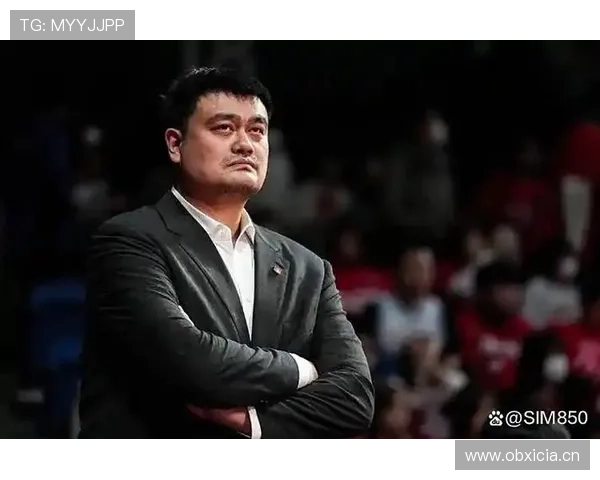 姚明下场买菜带队保镖，谁说篮球巨星都是满街飙车？